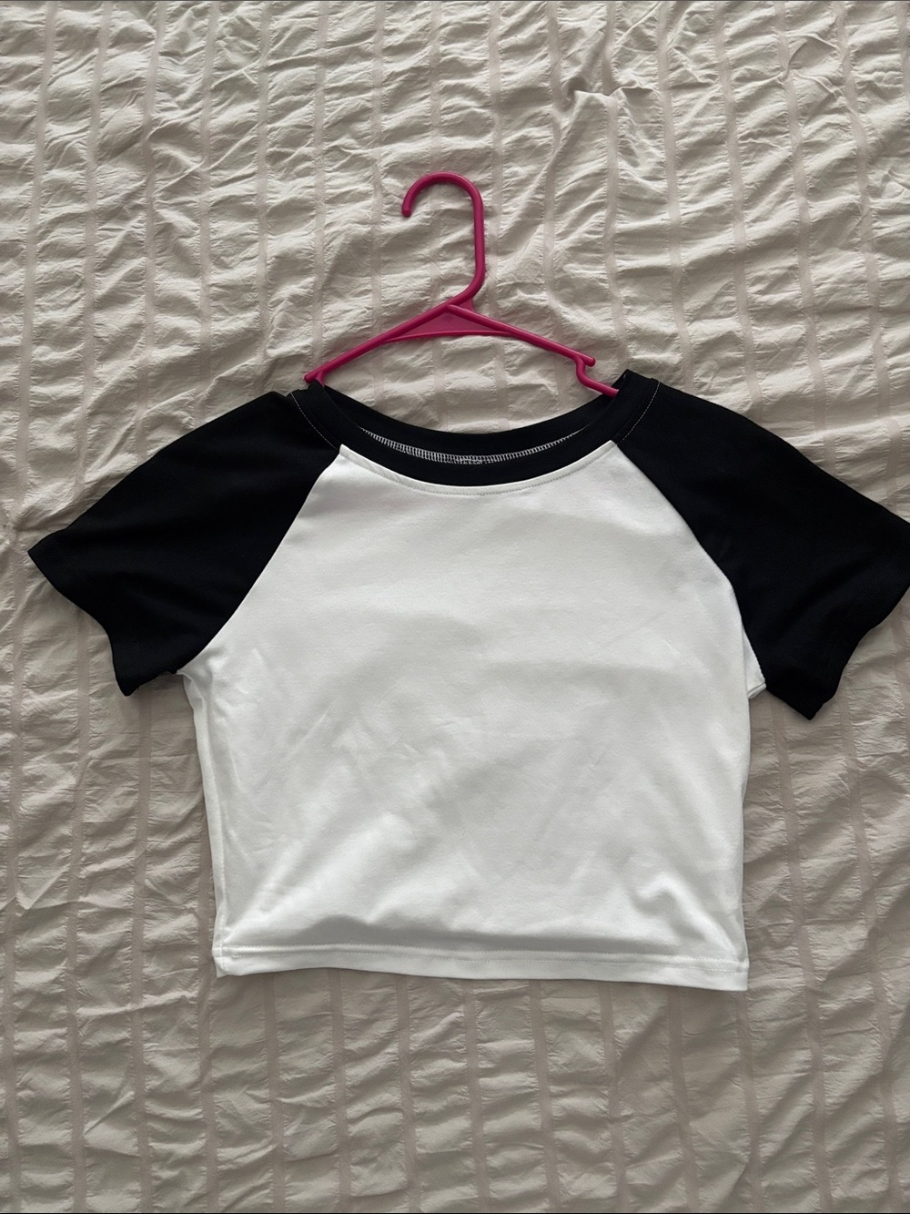 SHEIN Black & White Raglan Crop Top